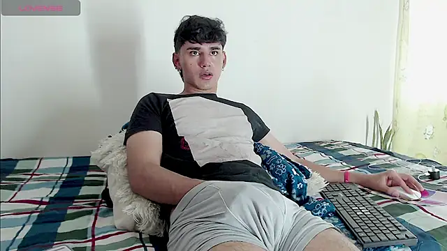 juan stiven online show from August 2026 02:22:01 PM