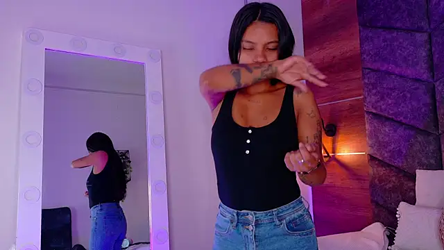 Snapshot of rachellmartinez chatting on September 2025 11:49:02 AM rachellmartinez online show from September 2025 11:49:02 AM