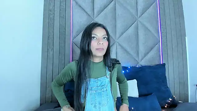 Snapshot of rachellmartinez chatting on March 2025 11:45:01 AM rachellmartinez online show from March 2025 11:45:01 AM
