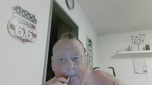 Snapshot of pimmelmann3 chatting on June 2026 09:12:02 PM pimmelmann3 online show from June 2026 09:12:02 PM