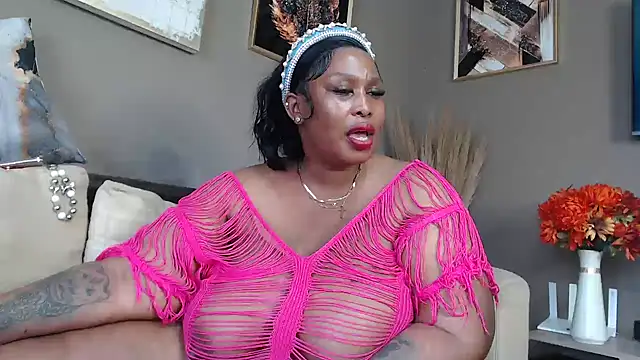 Snapshot of ThickyMinajxx chatting on November 2025 01:48:01 PM ThickyMinajxx online show from November 2025 01:48:01 PM