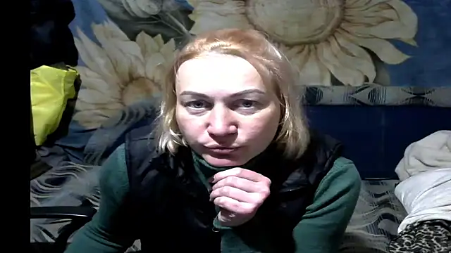 wLESLYMOSw online show from March 2026 04:33:02 PM