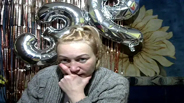 wLESLYMOSw online show from March 2026 07:21:01 PM
