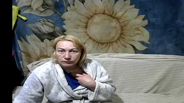 wLESLYMOSw online show from April 2026 11:55:01 AM