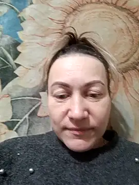 wLESLYMOSw online show from February 2025 09:54:01 AM