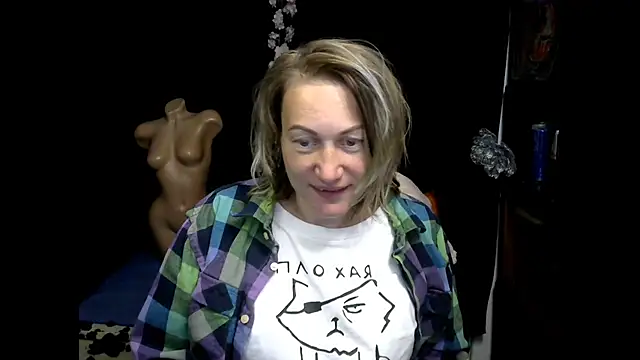 wLESLYMOSw online show from September 2025 08:42:02 AM