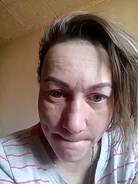 wLESLYMOSw online show from February 2025 08:54:02 AM