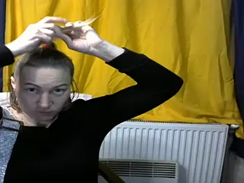wLESLYMOSw online show from December 2024 05:55:02 PM