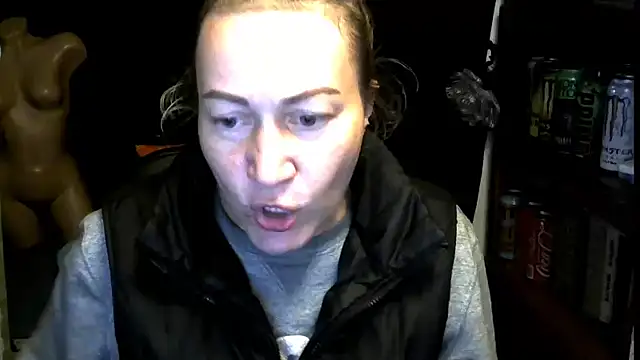 wLESLYMOSw online show from November 2025 10:07:01 AM