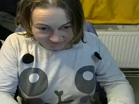 wLESLYMOSw online show from December 2024 09:48:01 PM