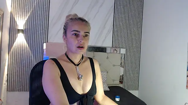 Snapshot of ashley__tylor chatting on June 2026 07:24:01 PM ashley tylor online show from June 2026 07:24:01 PM