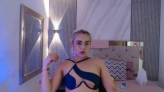 ashley  tylor online show from February 2026 11:38:01 PM