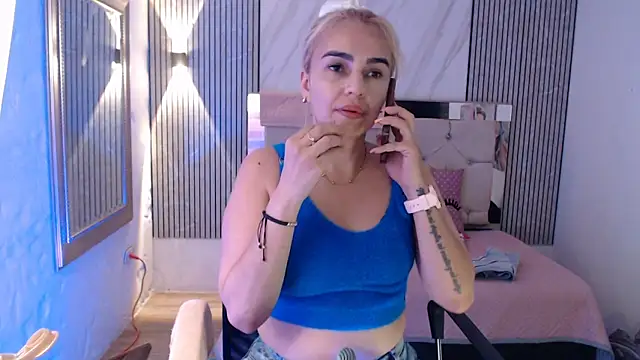 ashley  tylor online show from February 2026 03:06:01 AM