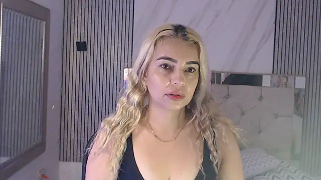 Snapshot of ashley__tylor chatting on June 2026 03:28:02 PM ashley tylor online show from June 2026 03:28:02 PM