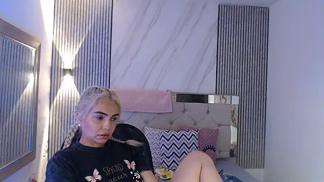 Snapshot of ashley__tylor chatting on July 2026 03:28:01 AM ashley tylor online show from July 2026 03:28:01 AM