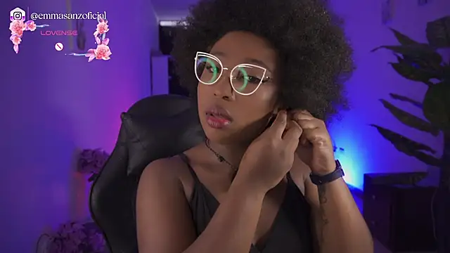 EmmaSanzz  online show from May 2026 12:08:01 PM