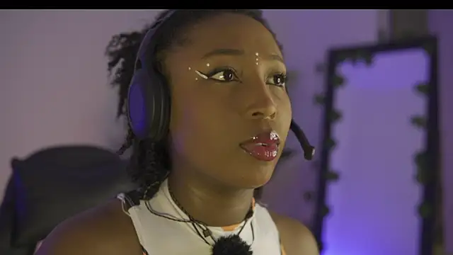 EmmaSanzz  online show from February 2026 12:04:01 PM