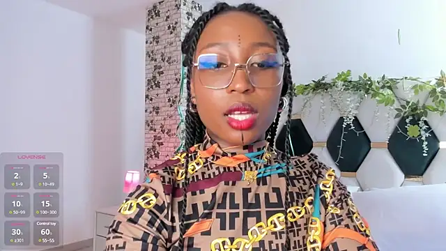 Snapshot of EmmaSanzz_ chatting on March 2025 02:41:01 PM EmmaSanzz online show from March 2025 02:41:01 PM