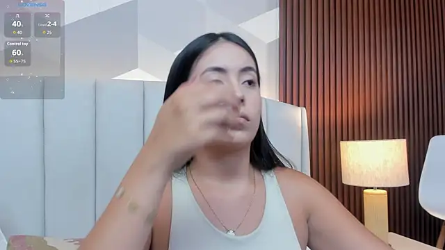 Julietasantos   online show from May 2026 06:50:01 PM