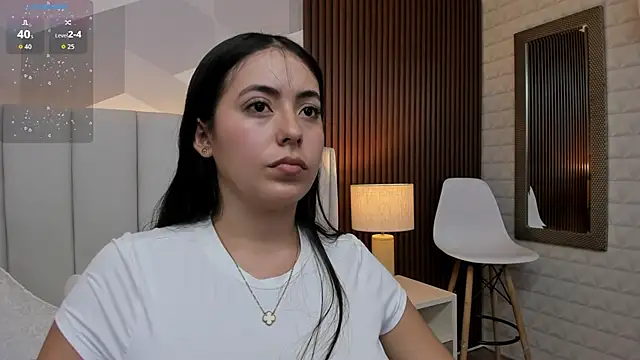 Julietasantos   online show from November 2025 06:22:02 PM