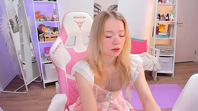 Lily Young online show from February 2025 03:45:01 AM