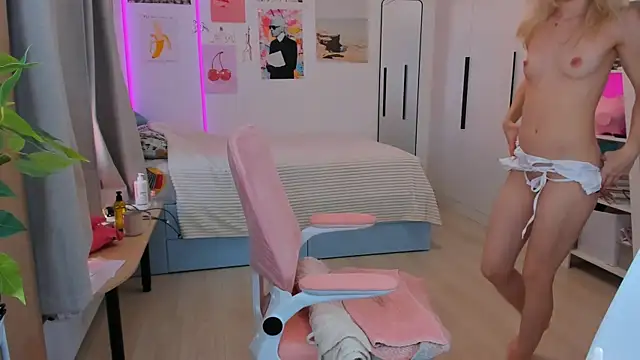 Lily Young online show from May 2026 03:21:01 AM