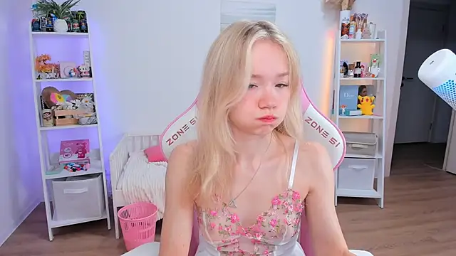 Lily Young online show from March 2025 04:14:02 AM