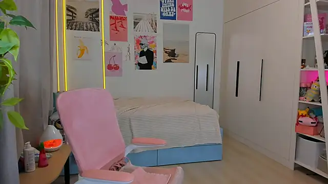 Lily Young online show from March 2026 03:16:01 AM