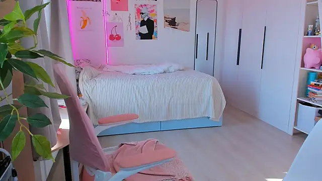 Lily Young online show from June 2026 03:28:01 AM