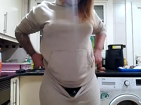 Snapshot of Dakota_Blonde08 chatting on November 2025 06:11:01 PM Dakota Blonde08 online show from November 2025 06:11:01 PM