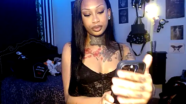 TrinityTeighlor online show from February 2026 07:27:02 AM