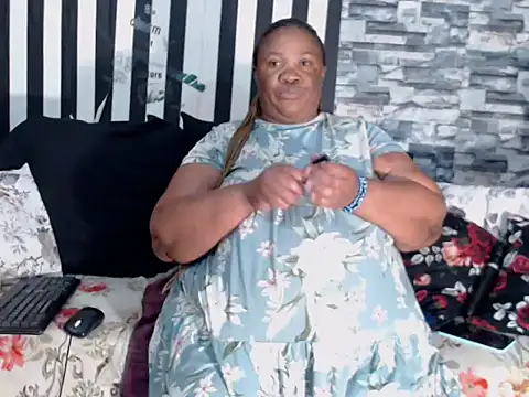 Snapshot of BigHotMatureXx chatting on November 2025 08:03:02 AM BigHotMatureXx online show from November 2025 08:03:02 AM