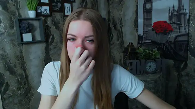 Snapshot of AliceFlirtt_ chatting on November 2025 08:36:01 AM AliceFlirtt online show from November 2025 08:36:01 AM