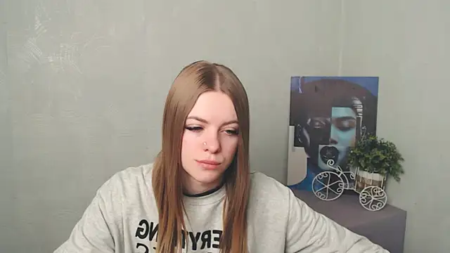 Snapshot of AliceFlirtt_ chatting on March 2025 08:12:02 AM AliceFlirtt online show from March 2025 08:12:02 AM