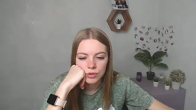 AliceFlirtt  online show from September 2025 12:22:01 PM