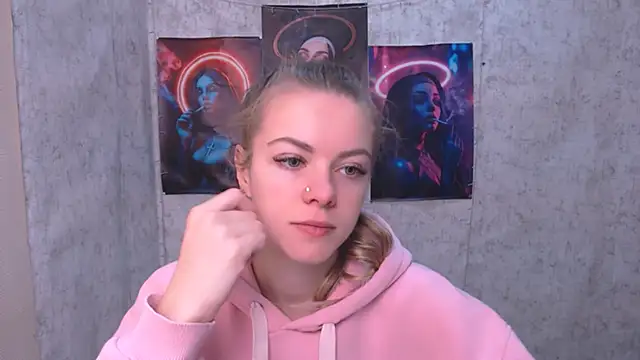 Snapshot of AliceFlirtt_ chatting on November 2025 07:57:02 AM AliceFlirtt online show from November 2025 07:57:02 AM