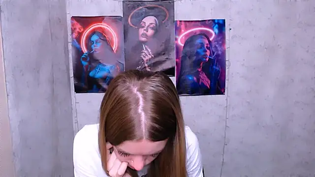 Snapshot of AliceFlirtt_ chatting on November 2025 08:18:02 AM AliceFlirtt online show from November 2025 08:18:02 AM