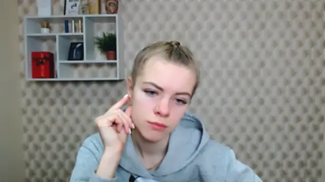 Snapshot of AliceFlirtt_ chatting on November 2025 08:47:01 AM AliceFlirtt online show from November 2025 08:47:01 AM