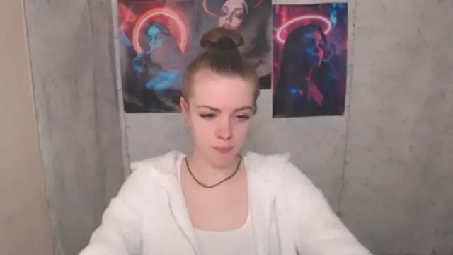 Snapshot of AliceFlirtt_ chatting on November 2025 11:10:01 AM AliceFlirtt online show from November 2025 11:10:01 AM