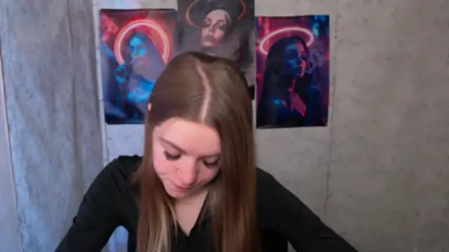 Snapshot of AliceFlirtt_ chatting on December 2025 11:20:01 AM AliceFlirtt online show from December 2025 11:20:01 AM