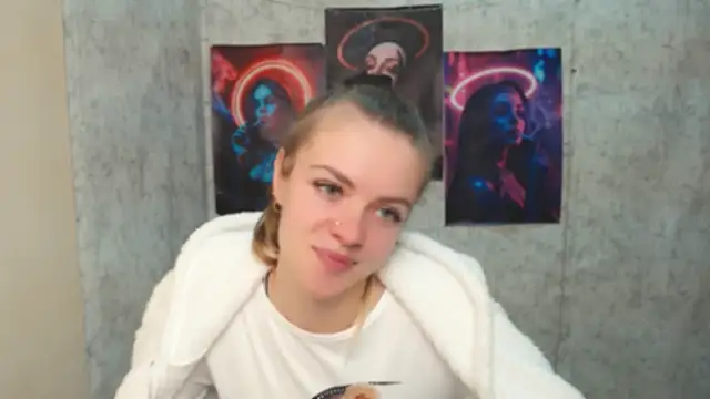 Snapshot of AliceFlirtt_ chatting on November 2025 11:47:02 AM AliceFlirtt online show from November 2025 11:47:02 AM