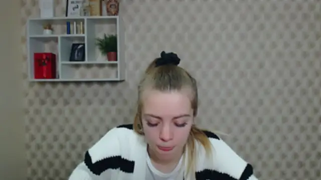 Snapshot of AliceFlirtt_ chatting on November 2025 01:23:02 PM AliceFlirtt online show from November 2025 01:23:02 PM