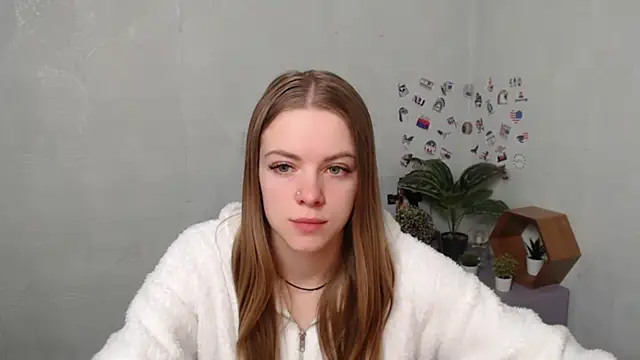 Snapshot of AliceFlirtt_ chatting on November 2025 09:24:02 AM AliceFlirtt online show from November 2025 09:24:02 AM