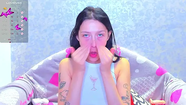 Snapshot of Vanessa_Florence chatting on September 2025 01:17:02 AM Vanessa Florence online show from September 2025 01:17:02 AM