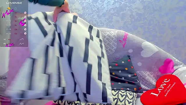 Snapshot of Vanessa_Florence chatting on October 2025 04:49:02 AM Vanessa Florence online show from October 2025 04:49:02 AM