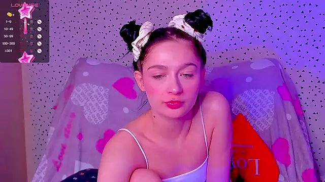 Snapshot of Vanessa_Florence chatting on March 2025 01:32:02 AM Vanessa Florence online show from March 2025 01:32:02 AM