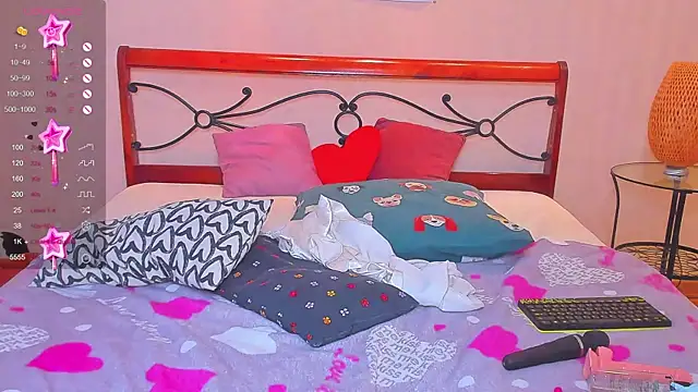 Snapshot of Vanessa_Florence chatting on March 2025 01:37:01 AM Vanessa Florence online show from March 2025 01:37:01 AM