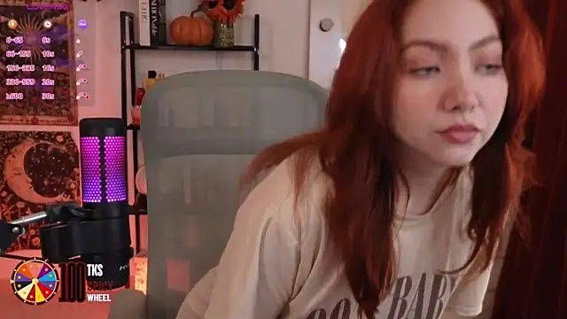 Snapshot of LilyVelvett chatting on October 2025 02:59:02 AM LilyVelvett online show from October 2025 02:59:02 AM