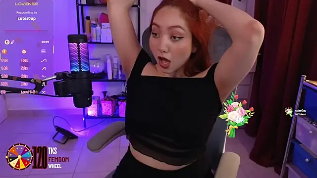 Snapshot of LilyVelvett chatting on September 2025 03:40:02 AM LilyVelvett online show from September 2025 03:40:02 AM