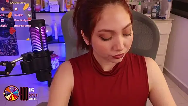 Snapshot of LilyVelvett chatting on November 2025 03:09:02 AM LilyVelvett online show from November 2025 03:09:02 AM